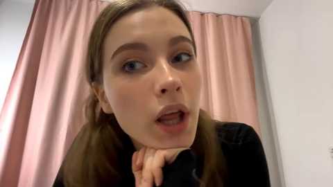kira_sanders @ stripchat on 20251024