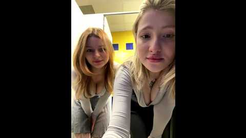 littlebitchesss @ stripchat on 20251024