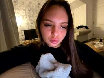 ellastarrxxx @ stripchat on 20251025