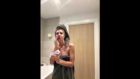 milarenee @ stripchat on 20251025