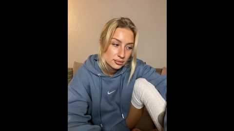 belle98 @ stripchat on 20251027