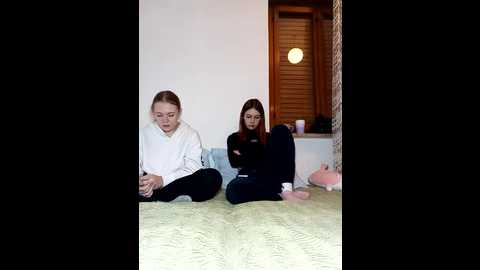 ella_grays @ stripchat on 20251027