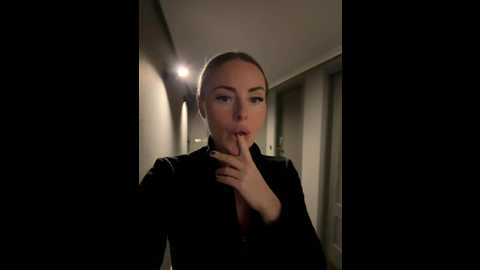 emasalis @ stripchat on 20251027