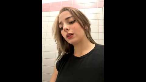 loraadoll @ stripchat on 20251027