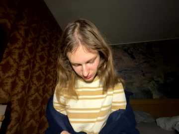 eva_angel3 @ stripchat on 20251028