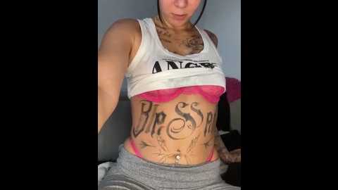 youngzoexx @ stripchat on 20251028