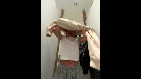 nicole111 @ stripchat on 20251029