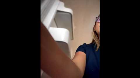 sara_calderon @ stripchat on 20251029