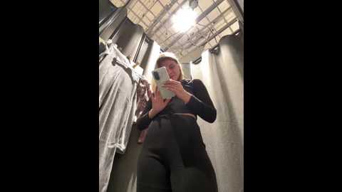 valenciashock @ stripchat on 20251029