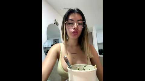 your_honeey @ stripchat on 20251029