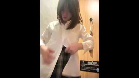 littleqiu @ stripchat on 20251030