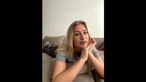 belle98 @ stripchat on 20251031