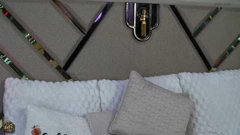 mishelle_brizo @ stripchat on 20251031