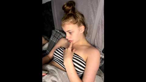 violetxblue @ stripchat on 20251031