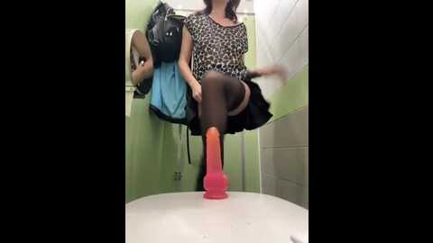 succubus_magdalena @ stripchat on 20251101