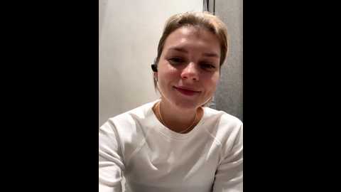 valenciashock @ stripchat on 20251101