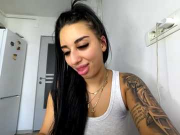 blueeyes_bb @ stripchat on 20251102