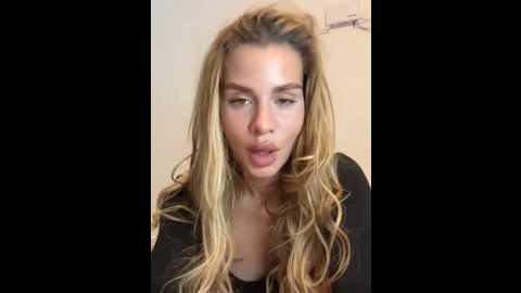 emiliacatalina @ stripchat on 20251102