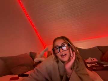 goddesemiiyy @ stripchat on 20251102