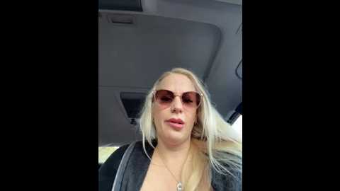 june695_ @ stripchat on 20251102