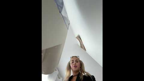 streetdoll @ stripchat on 20251102