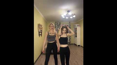 girls_n_roses @ stripchat on 20251103