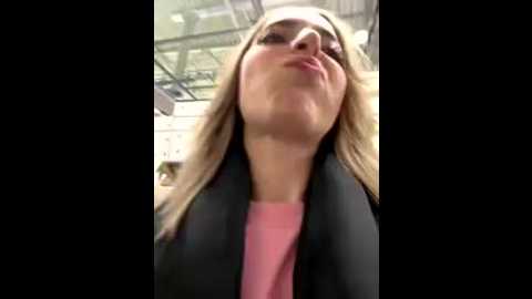 loraadoll @ stripchat on 20251103