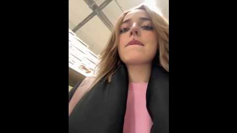 loraadoll @ stripchat on 20251103