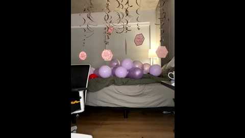 nerdynina @ stripchat on 20251103