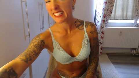 davinja @ stripchat on 20251104