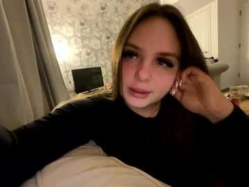 ellastarrxxx @ stripchat on 20251104