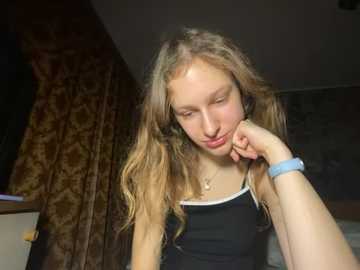 eva_angel3 @ stripchat on 20251104