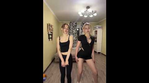 girls_n_roses @ stripchat on 20251104