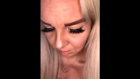 mia_xxx @ stripchat on 20251104