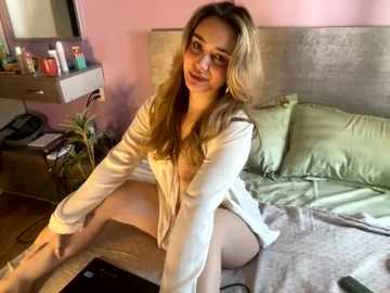 chloe_ravens @ stripchat on 20251105