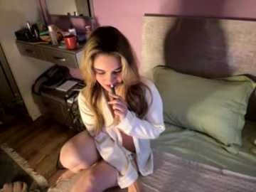 chloe_ravens @ stripchat on 20251105
