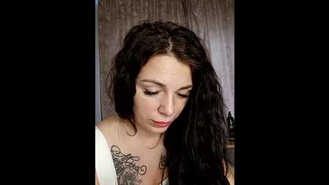 lola_hale @ stripchat on 20251105