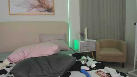 blue_nymph1 @ stripchat on 20251106