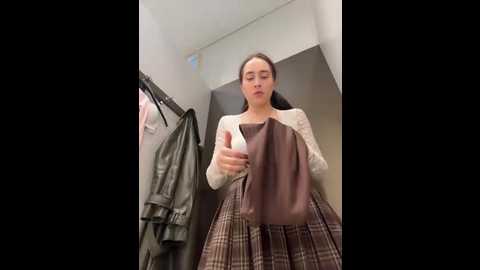 holly_play @ stripchat on 20251106