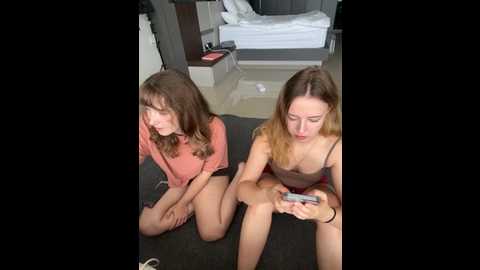 nura_n_sarah @ stripchat on 20251106