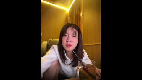 littleqiu @ stripchat on 20251107