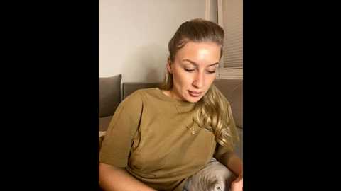 belle98 @ stripchat on 20251108