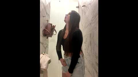 isabella21_ @ stripchat on 20251108