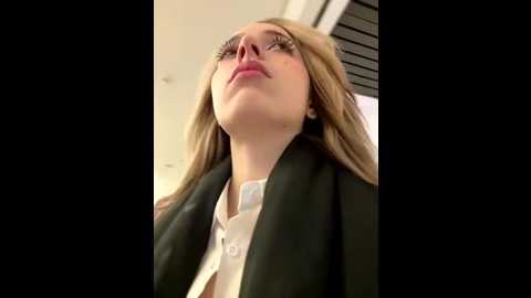 loraadoll @ stripchat on 20251108