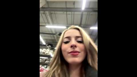 loraadoll @ stripchat on 20251108