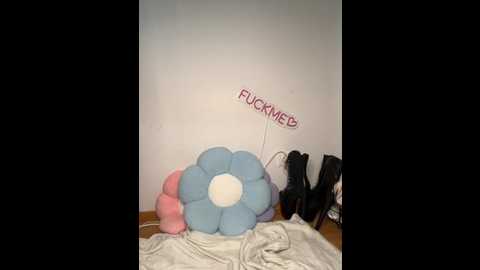 mona_peaches @ stripchat on 20251108