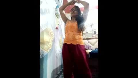 urvashi01224 @ stripchat on 20251108