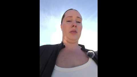 mona_plus @ stripchat on 20251109