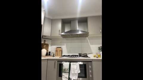 aus_queen @ stripchat on 20251110