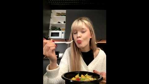 bellasecrett @ stripchat on 20251110